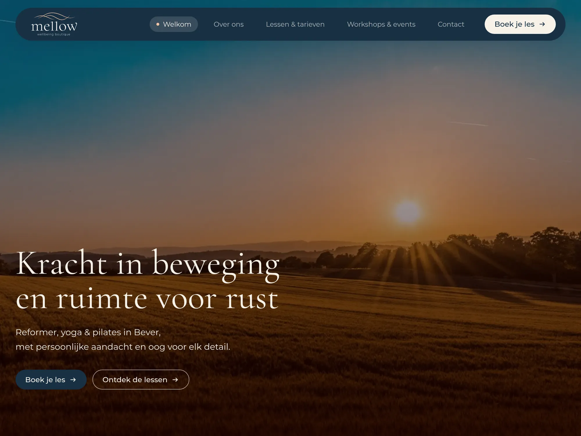 Top of the Mellow homepage: the hero 'Kracht in beweging en ruimte voor rust' (strength in movement, room to rest) over a sunset